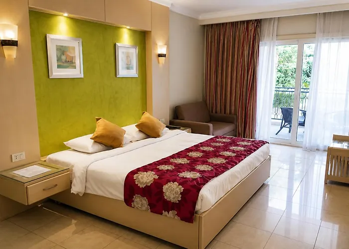 Naama Bay & Resort 5*